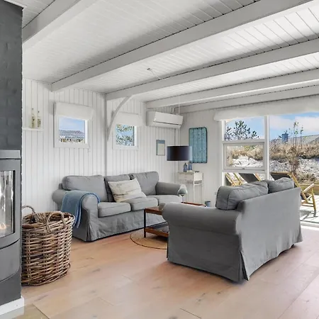Awesome In With Kitchen Holiday home