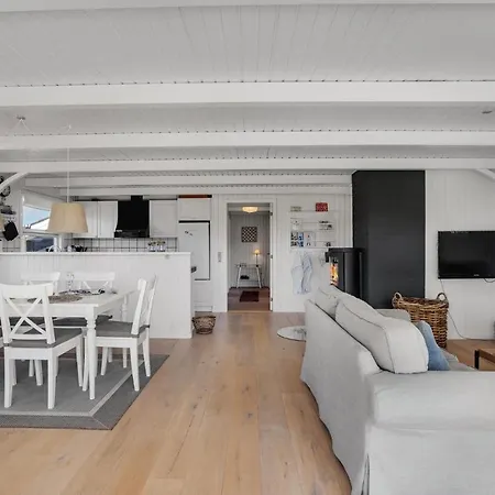 Awesome In With Kitchen Holiday home *