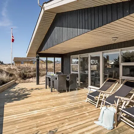 Awesome In With Kitchen Holiday home