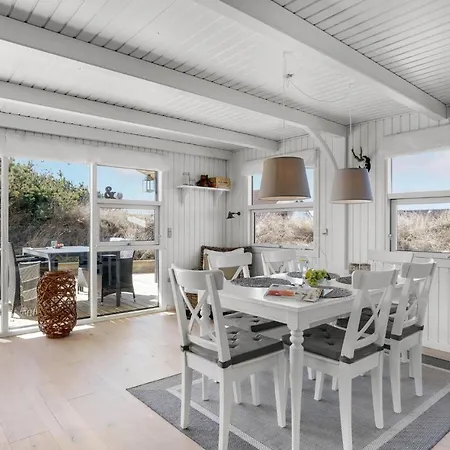 Awesome In With Kitchen Holiday home *