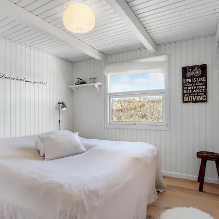 3 Bedroom Cozy In リンケビング
