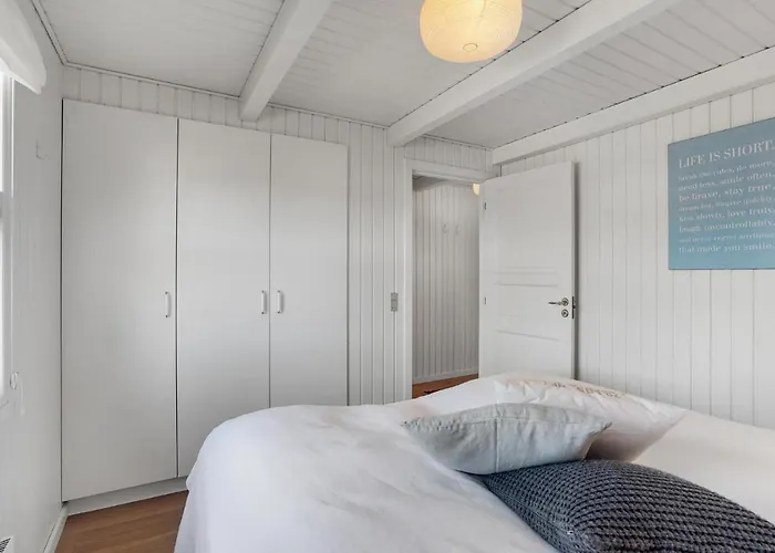 Holiday home 3 Bedroom Cozy In *